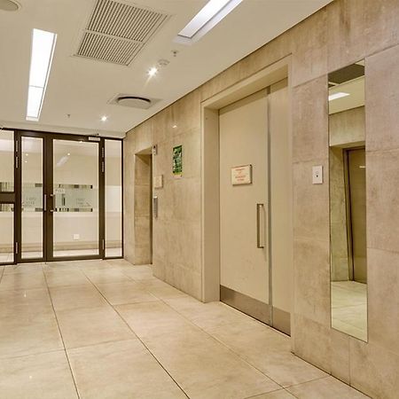 Sandton Skyline Luxury Space Johannesbourg Extérieur photo
